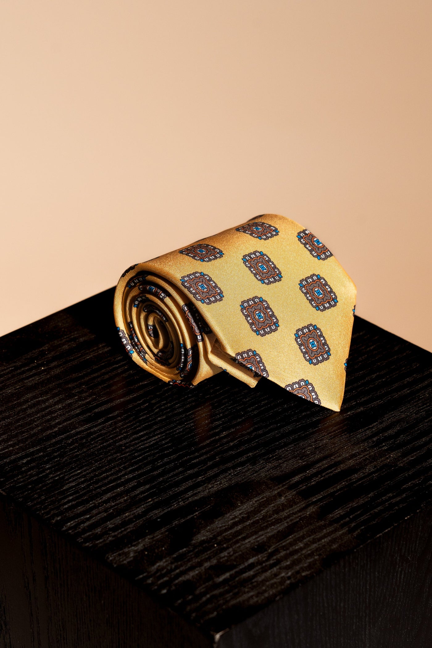 Corbata Aztec Yellow